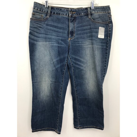 St. Johns Bay Mid Rise Denim Capri Jean 16W NEW - Picture 1 of 6